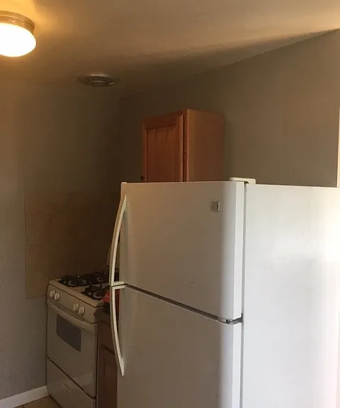 1539 Humboldt St — Photo 9