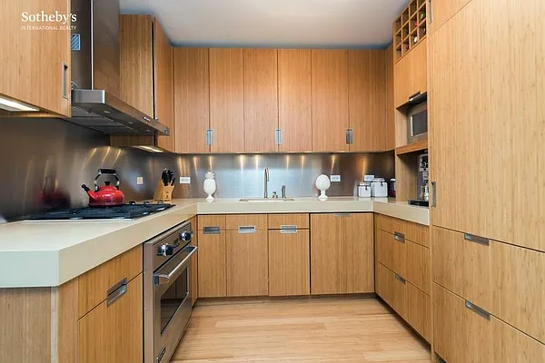 Rented by Sotheby's International Realty | media 10