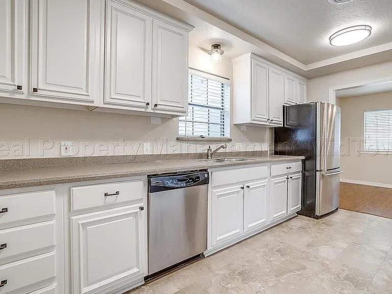 1813 Thomas Pl — Photo 14