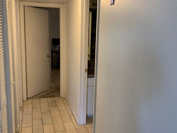 3rd image of 2427 Twin Dr #2427