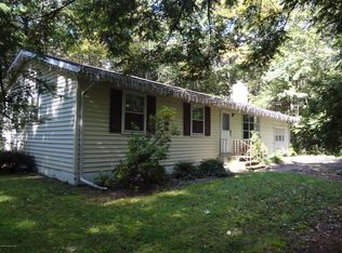 1551 Starry Ln, Effort, PA 18330