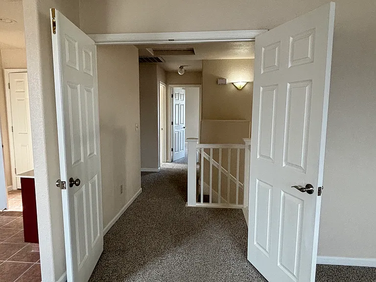 1017 Sun Meadow Dr — Photo 25