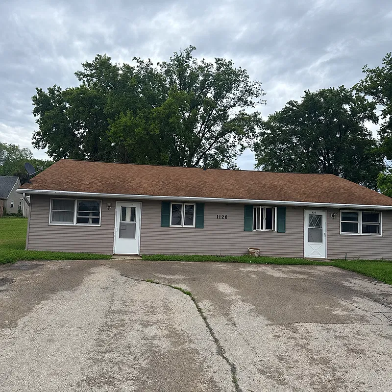 2 bed, 1.0 bath, $1,075 — Photo 1