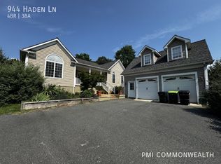 944 Haden Ln, Crozet, VA 22932