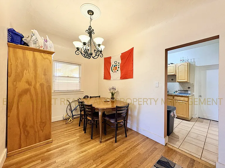 2216 E 6th St #1 — Photo 6