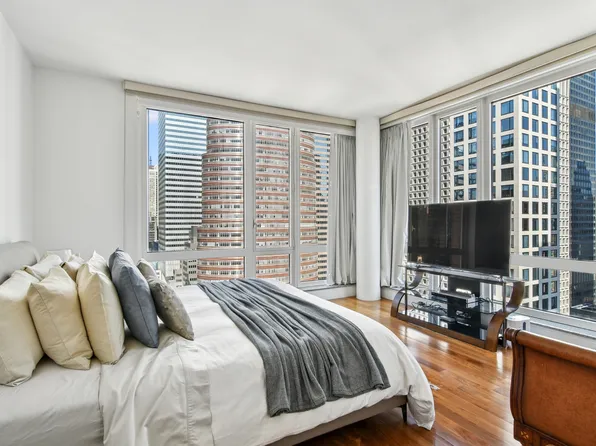 250 East 53rd Street image 10 of 13