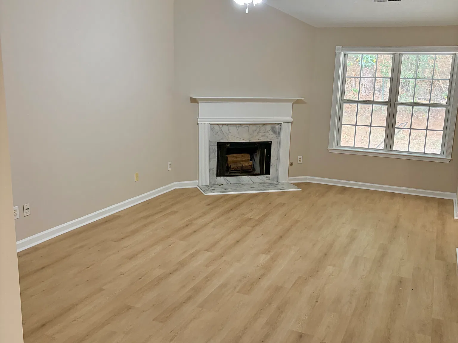3 bed, 1701 sqft, $2,200 — Photo 2