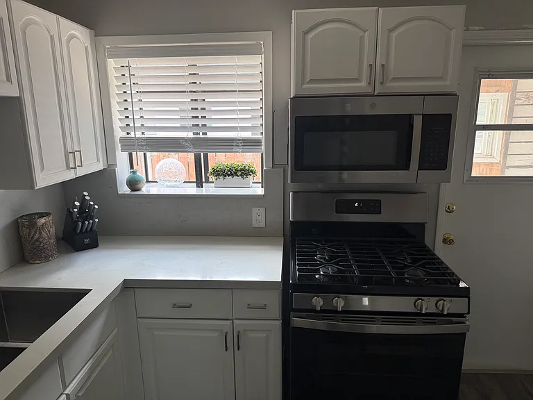 525 N Niagara St #525 — Photo 5