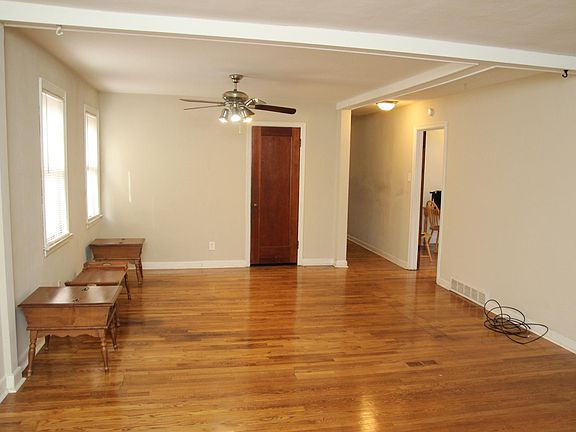 4th image of 7409 Bruno Ave