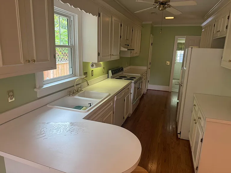 213 Haynsworth St — Photo 11