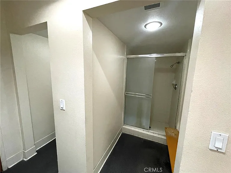 2563 Plaza Del Amo — Photo 28