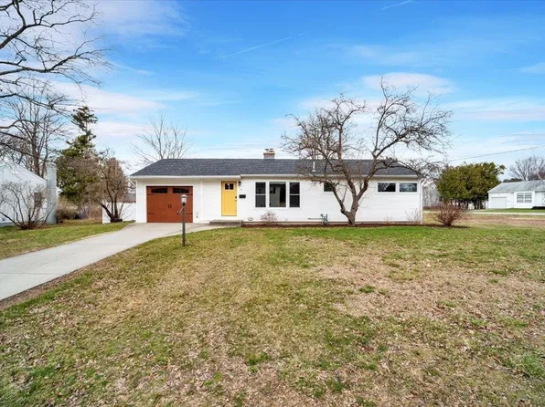 40 McIntosh Avenue, South Burlington, VT 05403