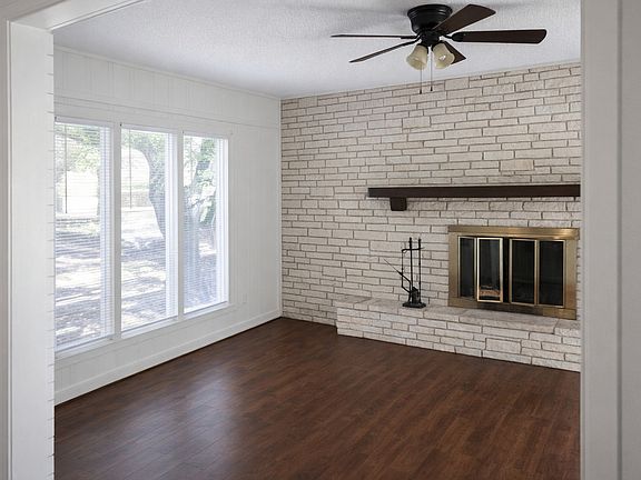2nd image of 810 Oakhill Dr