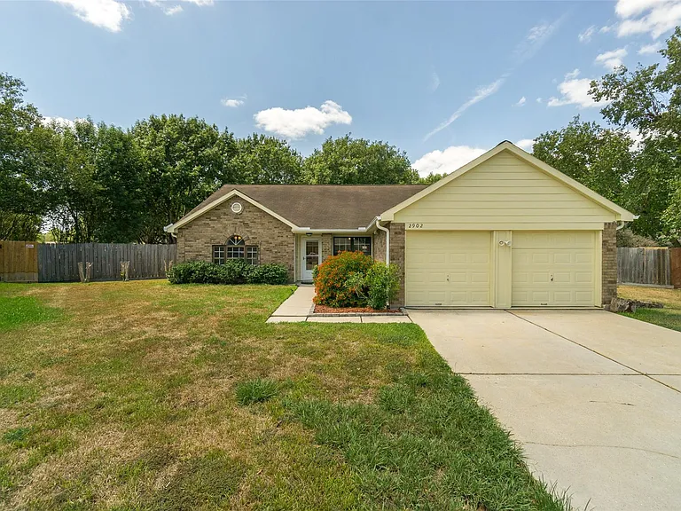 2902 Laurelridge Dr — Photo 1