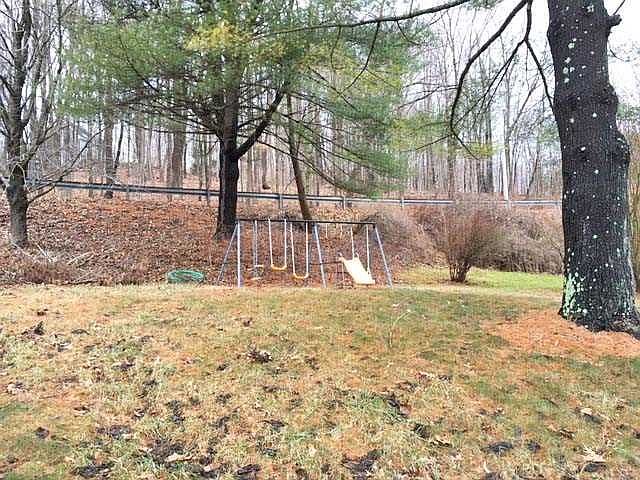 2nd image of 475 Mill Rd
