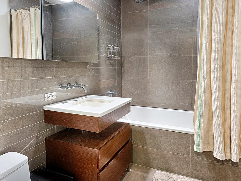 80 Metropolitan Ave #1V — Photo 6