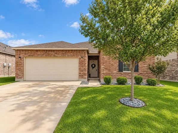 412 Magma Dr, Fort Worth, TX 76131