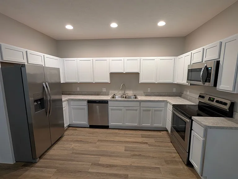 638 Treadway Blvd — Photo 9