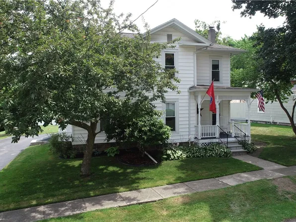17 Elizabeth St, Naples, NY 14512