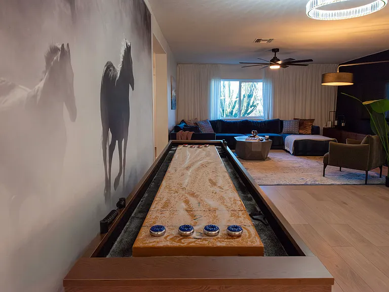 Shuffleboard table