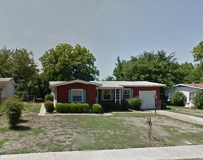 1st image of 716 Carswell Ter