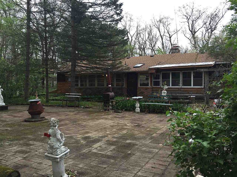 1st image of 57565 Chamberlain Dr