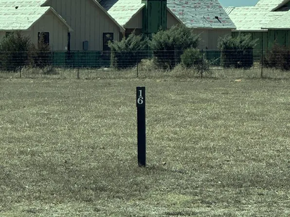 304 Interlaken St, Fredericksburg, TX 78624