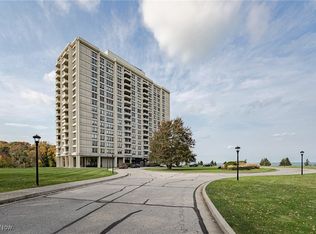 2 Bratenahl Pl APT 8B, Bratenahl, OH