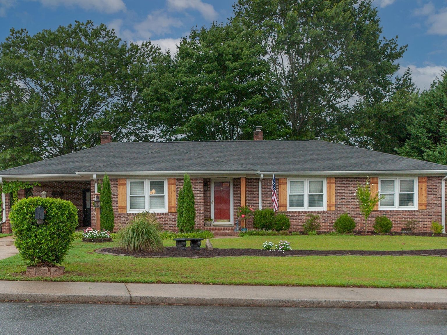 1 Camelback Rd, Greenville, SC 29617 Zillow