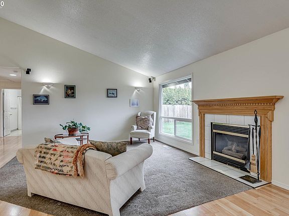 4th image of 11014 NE 93rd St
