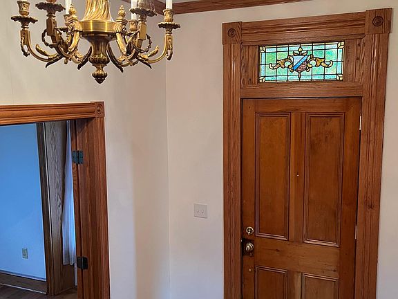 3rd image of 319 Summerhill Ave