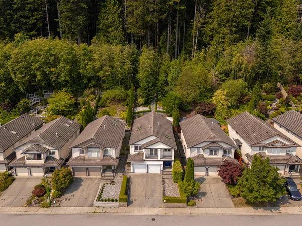 3017 Maplewood Ct, Coquitlam, BC V3E 3P3