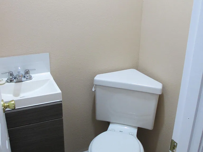 702 Hughlett Ave #2 — Photo 12