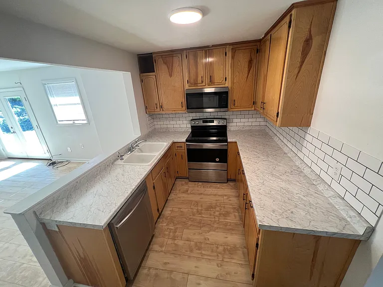 801 Golfview Dr — Photo 5