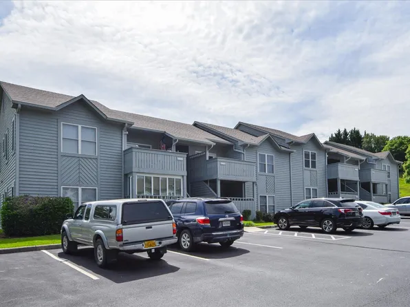 1907 S Clearing Rd, Salem, VA 24153