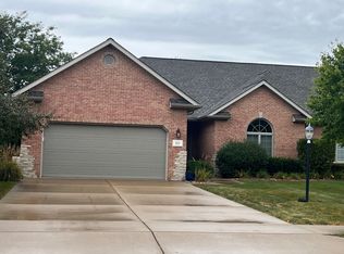 321 Garnet Dr, Morton, IL 61550