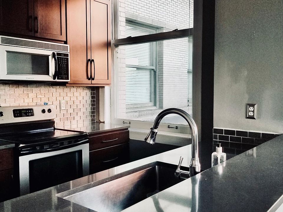 1st image of 300 S 16th St APT 502