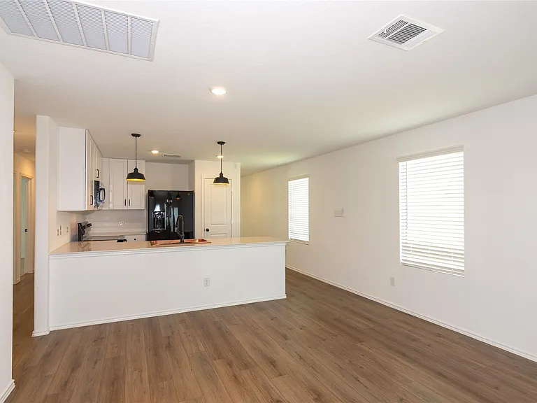 548 Rancho Del Cielo Loop — Photo 10