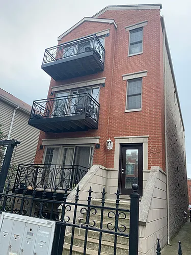 2445 W Polk St Photo 1