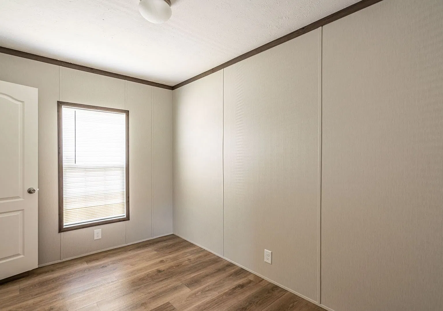 127 Hubert Blvd — Photo 4