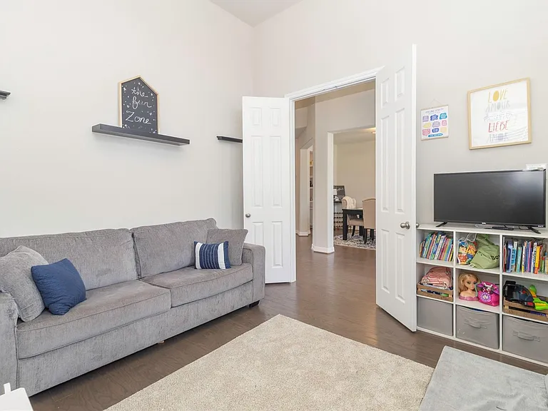 3010 Flora Manor Dr — Photo 27