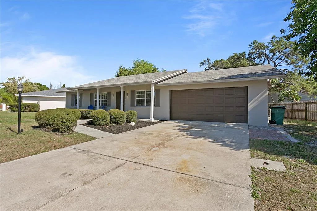 3 bed, 2.0 bath, 1673 sqft, $2,950 — Photo 2