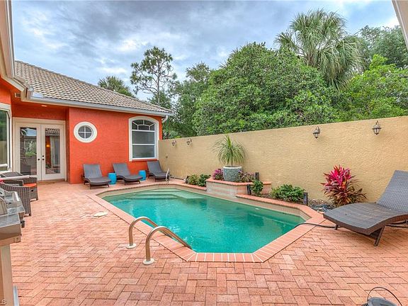 3rd image of 25415 Alicante Dr