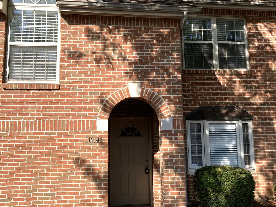 1291 Hanford Sq