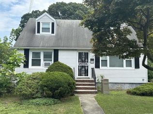 1409 Rhode Ave, Merrick, NY 11566