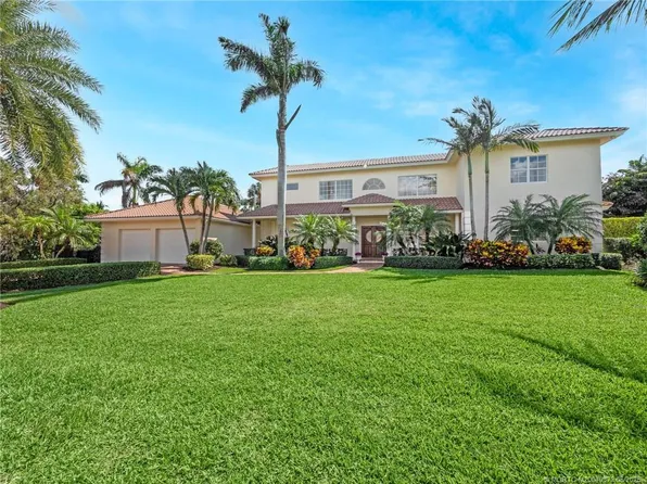 6 W High Point Rd, Sewalls Pt, FL 34996