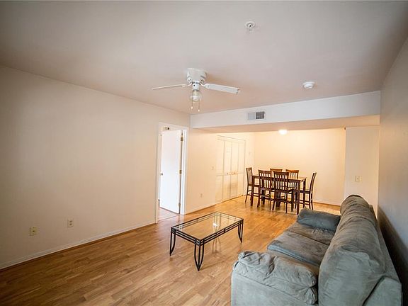 4th image of 2360 SW Archer Rd APT 907