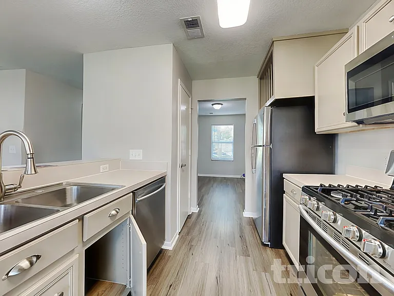 3239 Dartmouth Field Ln — Photo 6
