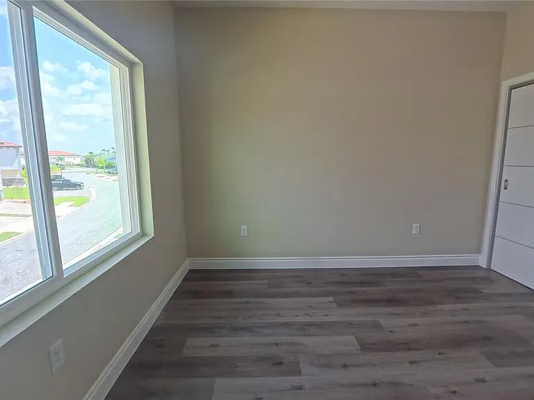 1835 Brentwood Ct — Photo 34