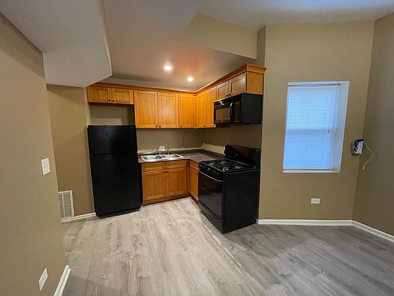 4th image of 4211 N Monticello Ave #G